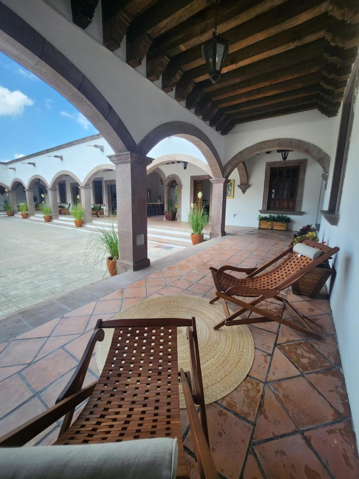 Tres Fuentes Dickinson Hotel Boutique Сан Мигел де Аленде Екстериор снимка